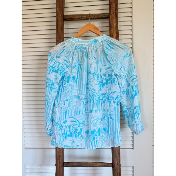 Lilly Pulitzer Top Blouse Blue White Print Sleeve Gold Button Detail Size XXS - Picture 3 of 6